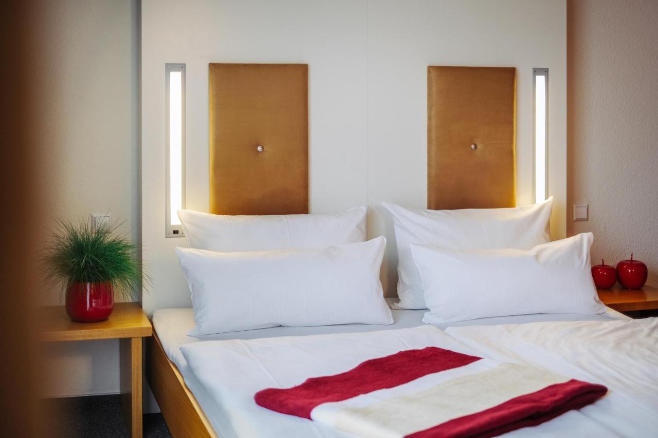 Hotel Global Inn Wolfsburg Bagian luar foto