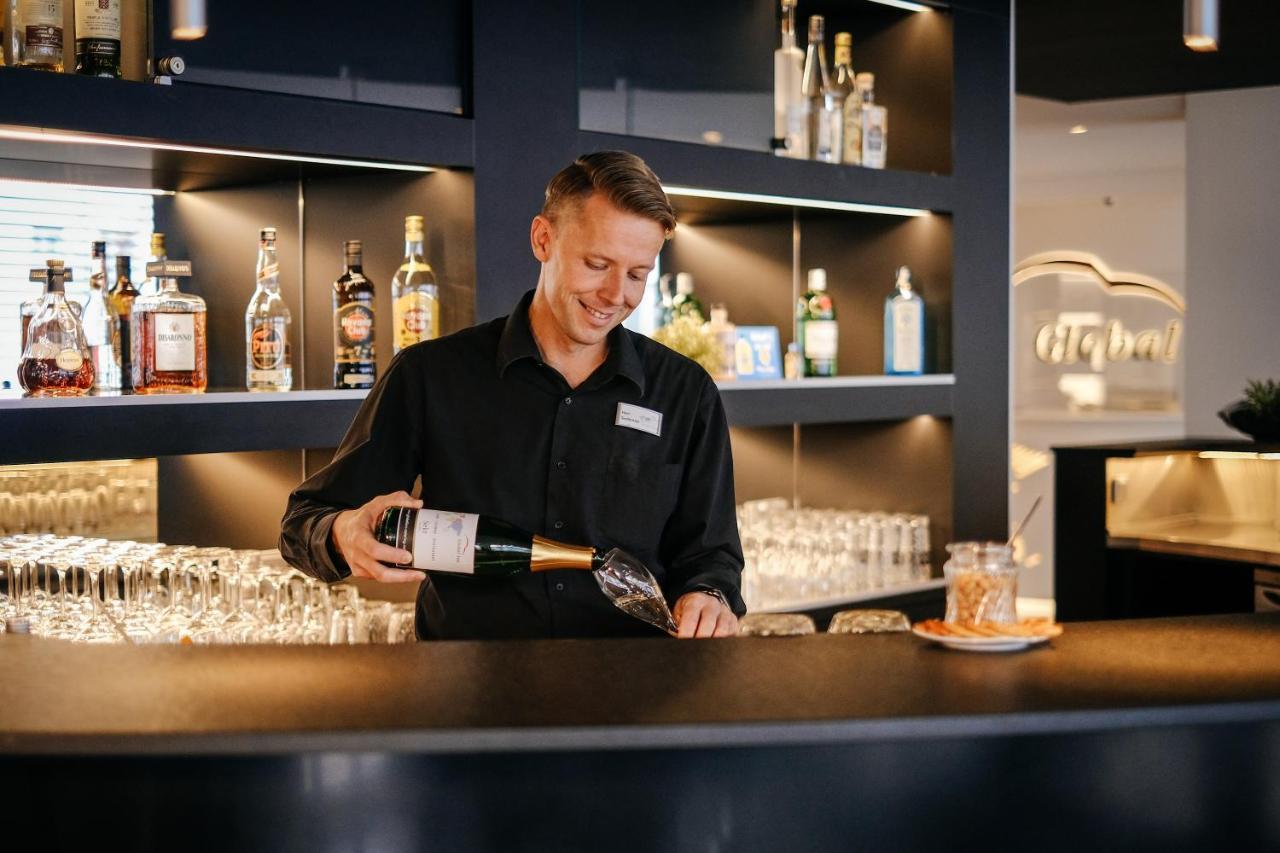 Hotel Global Inn Wolfsburg Bagian luar foto